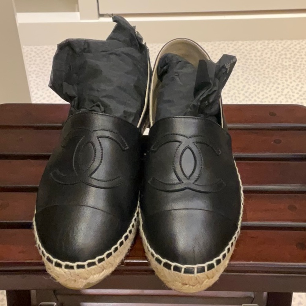CHANEL Black espadrilles. Size 37